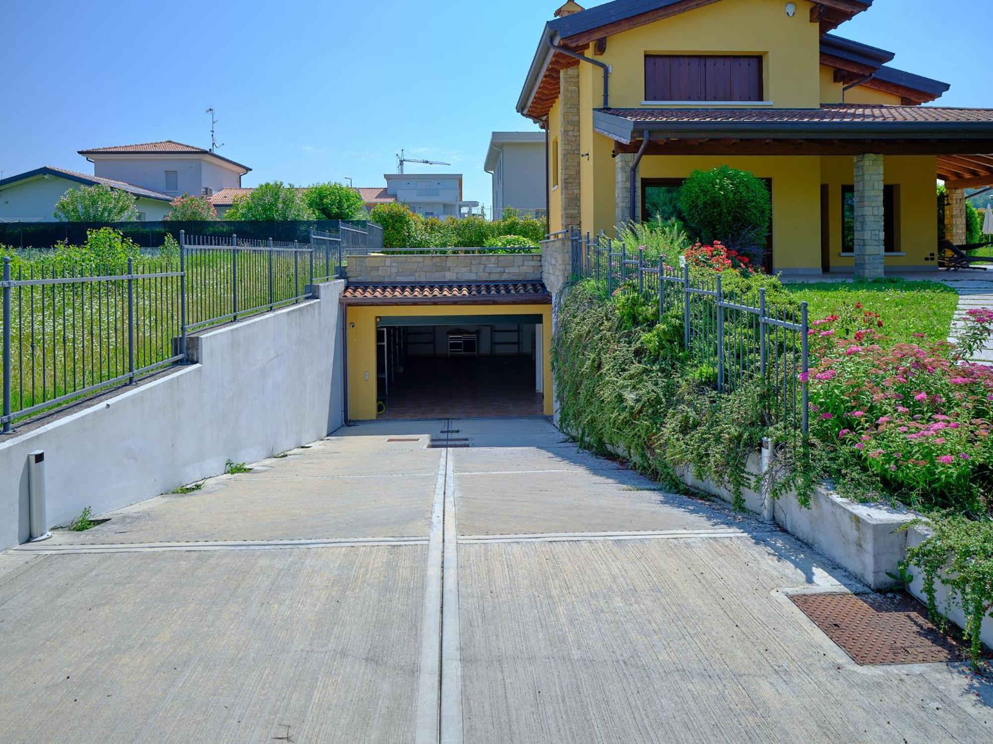 Villasgarda - Leone Villa
